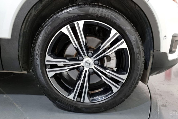 2021 Volvo XC40 с пробегом 54 224 км