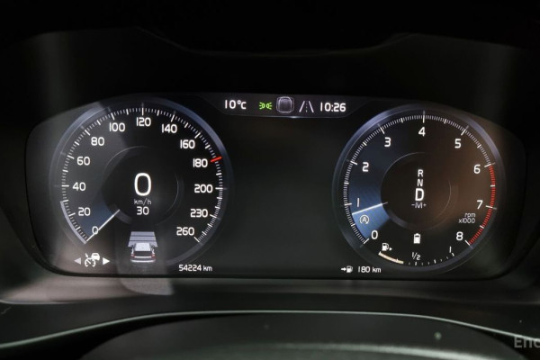 2021 Volvo XC40 с пробегом 54 224 км