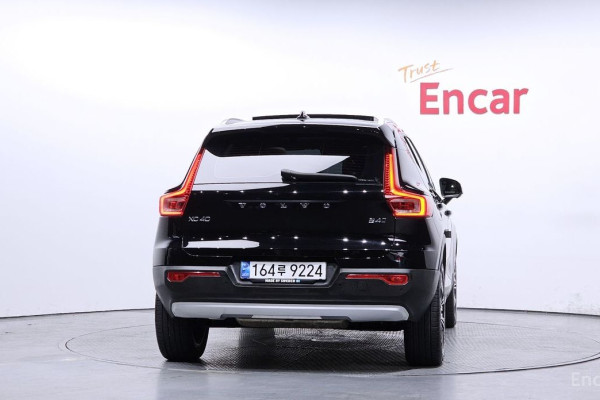 2020 Volvo XC40 с пробегом 61 549 км