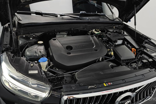 2020 Volvo XC40 с пробегом 61 549 км