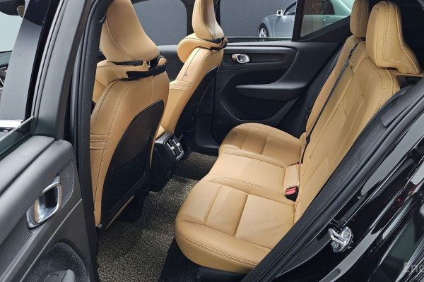 2020 Volvo XC40 с пробегом 61 549 км