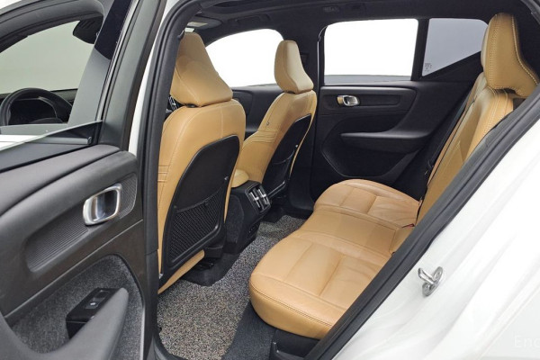 2022 Volvo XC40 с пробегом 118 700 км