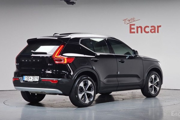 2024 Volvo XC40 с пробегом 35 661 км
