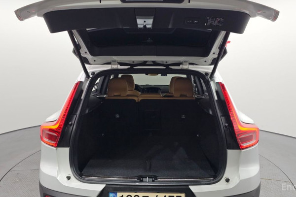 2022 Volvo XC40 с пробегом 118 700 км