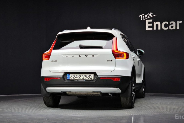 2021 Volvo XC40 с пробегом 73 855 км
