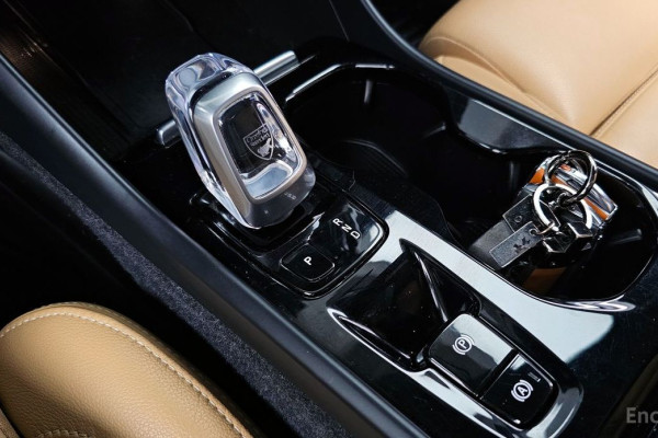 2021 Volvo XC40 с пробегом 73 855 км