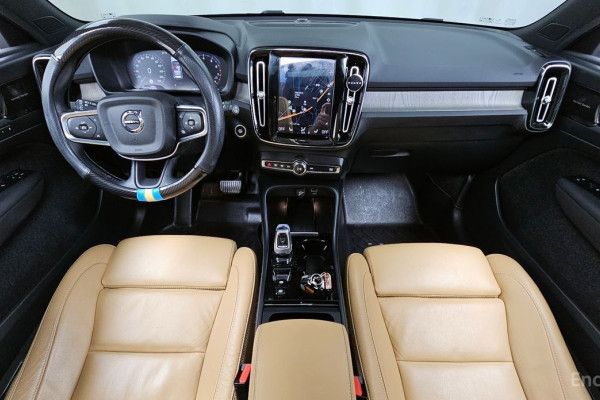 2021 Volvo XC40 с пробегом 73 855 км