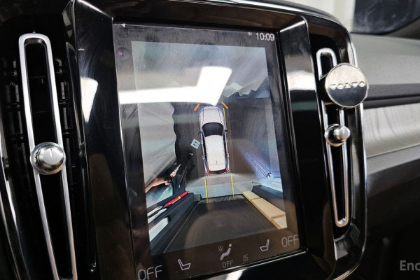 2021 Volvo XC40 с пробегом 73 855 км