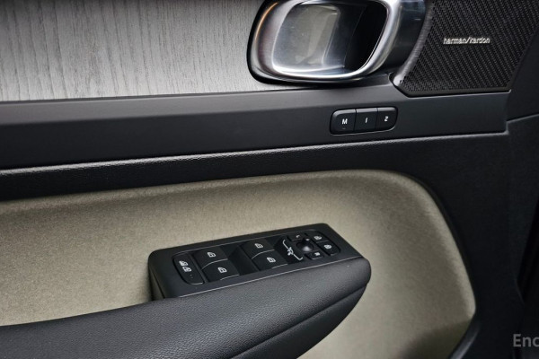 2024 Volvo XC40 с пробегом 35 661 км