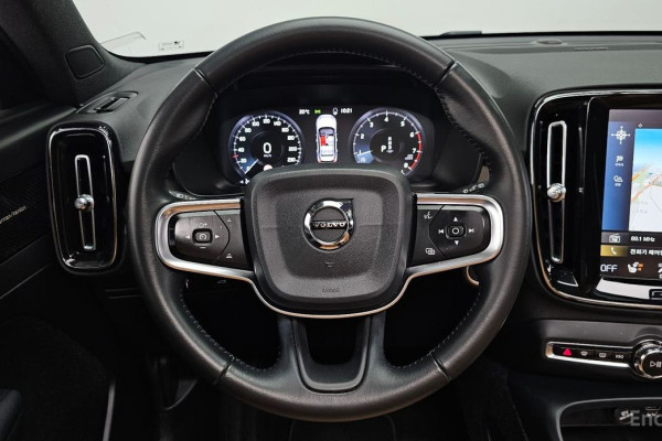 2019 Volvo XC40 с пробегом 49 950 км