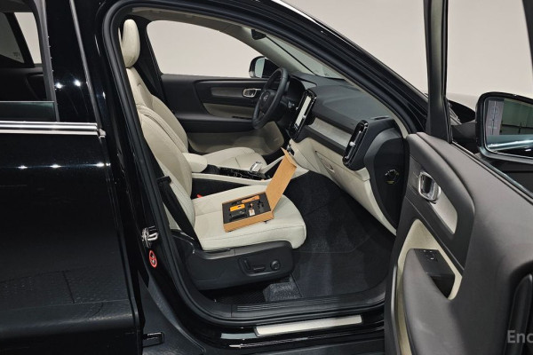 2024 Volvo XC40 с пробегом 35 661 км