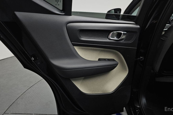 2024 Volvo XC40 с пробегом 35 661 км