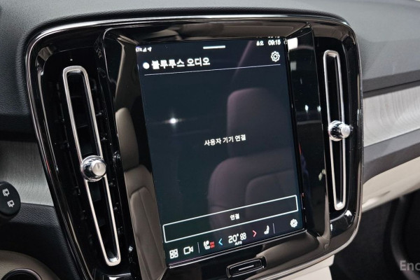 2024 Volvo XC40 с пробегом 35 661 км