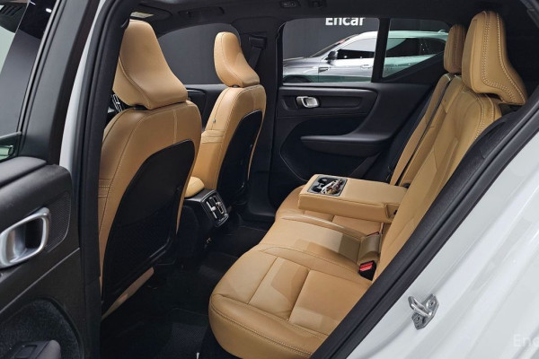 2019 Volvo XC40 с пробегом 49 950 км