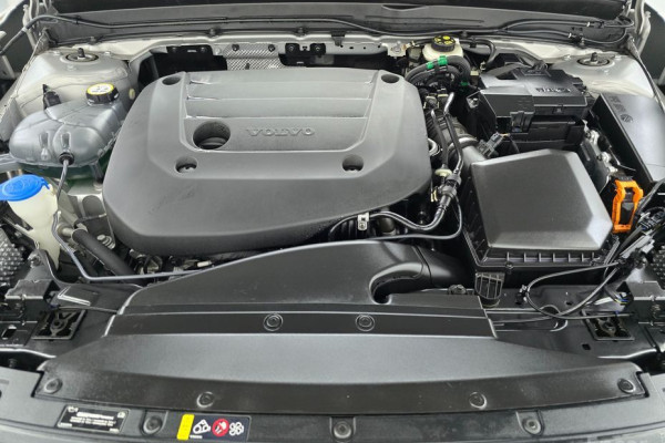 2024 Volvo XC40 с пробегом 44 215 км