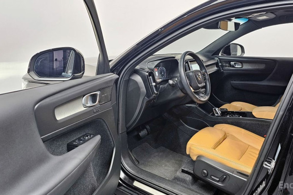 2021 Volvo XC40 с пробегом 38 236 км