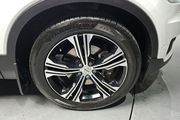 2020 Volvo XC40 с пробегом 78 175 км