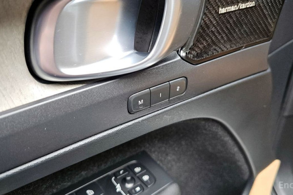 2020 Volvo XC40 с пробегом 78 175 км