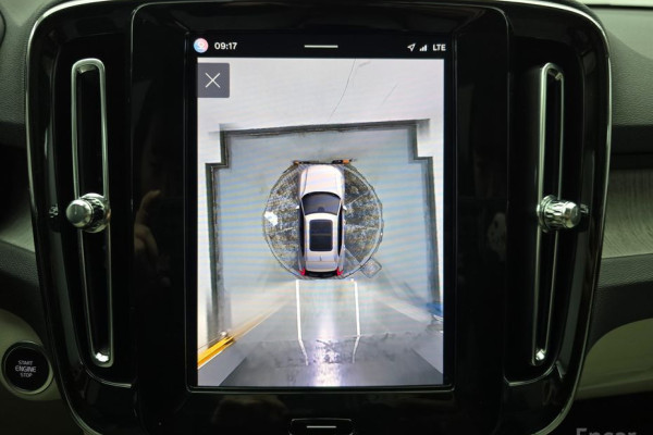 2024 Volvo XC40 с пробегом 44 215 км