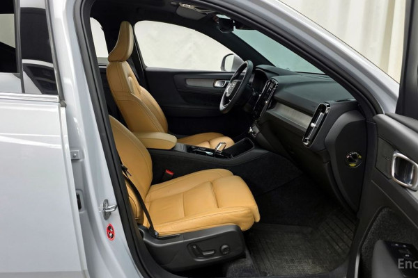 2022 Volvo XC40 с пробегом 31 720 км