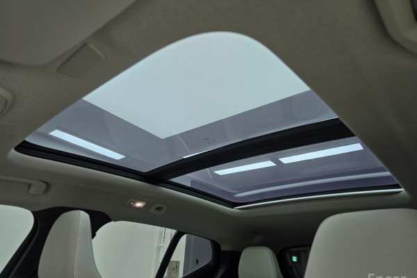 2024 Volvo XC40 с пробегом 44 215 км