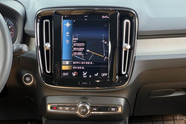 2022 Volvo XC40 с пробегом 31 720 км