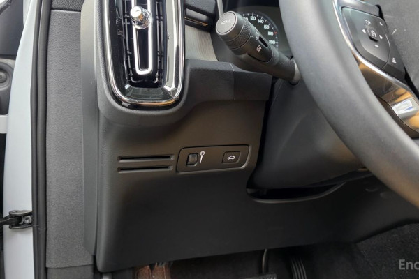 2022 Volvo XC40 с пробегом 31 720 км