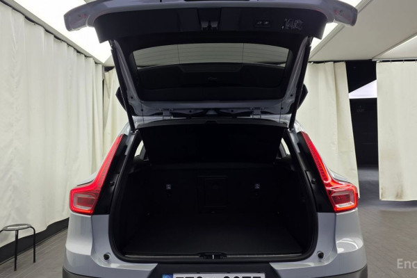 2022 Volvo XC40 с пробегом 31 720 км