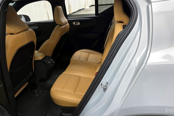 2022 Volvo XC40 с пробегом 31 720 км