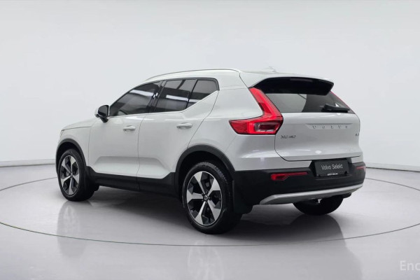 2025 Volvo XC40 с пробегом 8 467 км