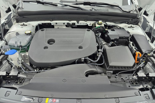 2025 Volvo XC40 с пробегом 8 467 км