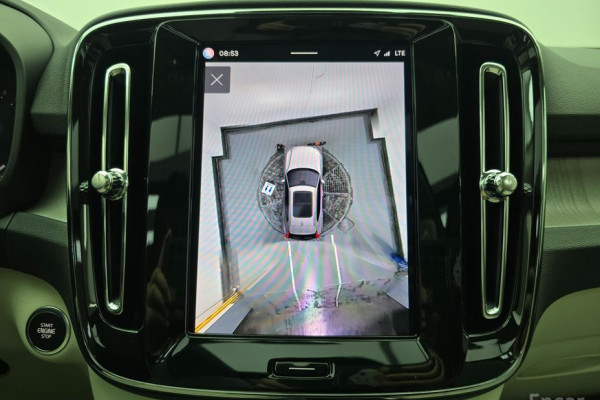 2025 Volvo XC40 с пробегом 8 467 км