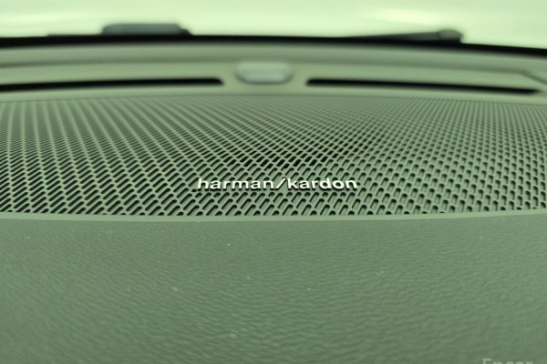 2025 Volvo XC40 с пробегом 8 467 км