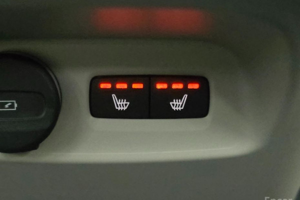 2025 Volvo XC40 с пробегом 8 467 км