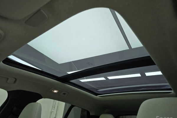 2025 Volvo XC40 с пробегом 8 467 км