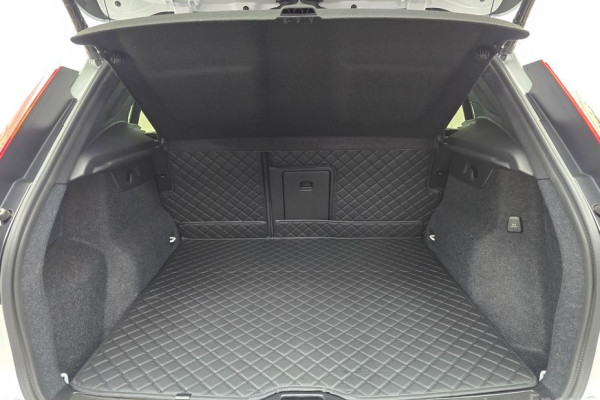 2025 Volvo XC40 с пробегом 8 467 км