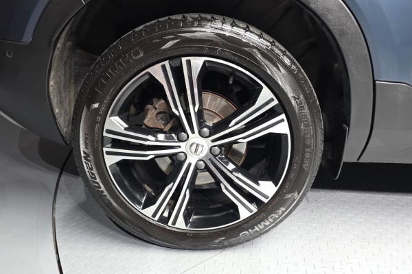 2021 Volvo XC40 с пробегом 63 855 км