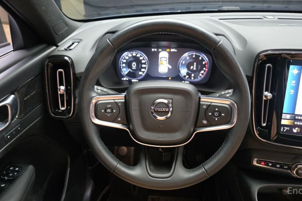 2021 Volvo XC40 с пробегом 63 855 км