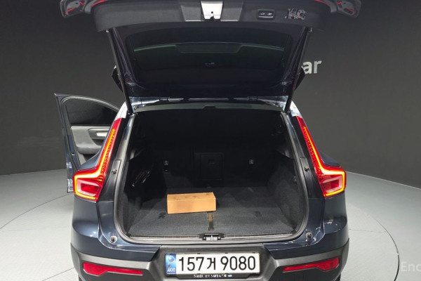 2021 Volvo XC40 с пробегом 63 855 км