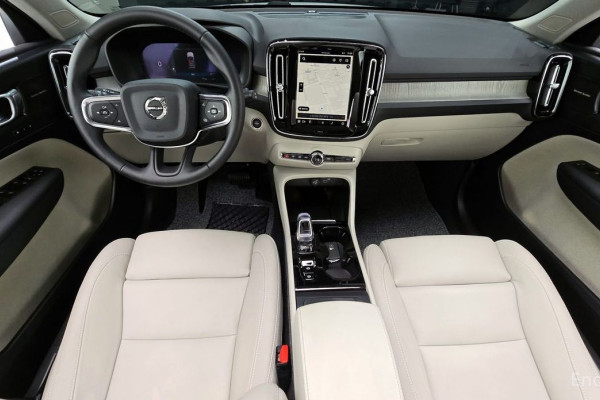 2024 Volvo XC40 с пробегом 5 908 км