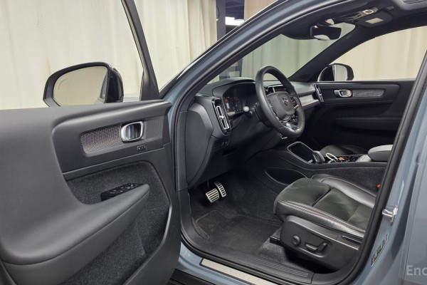 2021 Volvo XC40 с пробегом 96 932 км