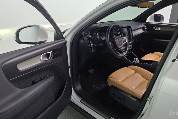 2020 Volvo XC40 с пробегом 58 754 км