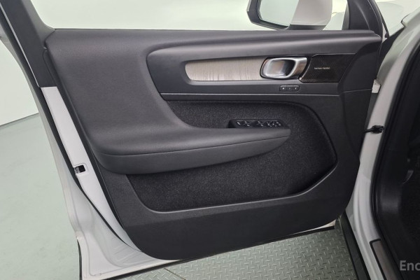 2020 Volvo XC40 с пробегом 58 754 км