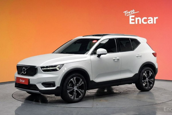 2021 Volvo XC40 с пробегом 25 669 км