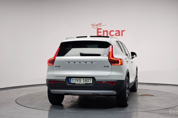 2021 Volvo XC40 с пробегом 25 669 км