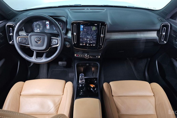 2021 Volvo XC40 с пробегом 25 669 км