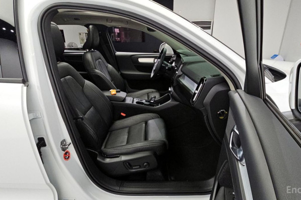 2020 Volvo XC40 с пробегом 80 968 км