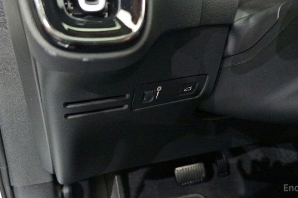 2020 Volvo XC40 с пробегом 80 968 км