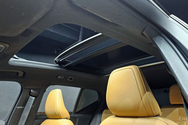 2020 Volvo XC40 с пробегом 37 210 км