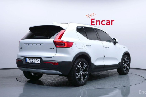 2021 Volvo XC40 с пробегом 51 721 км